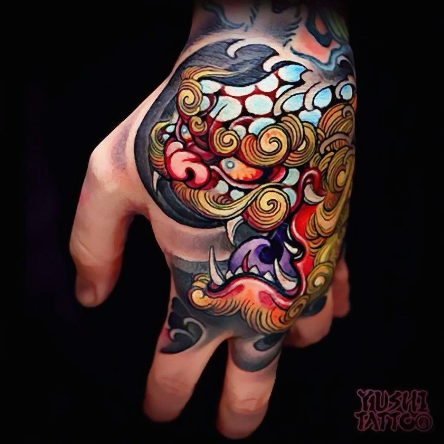 Dog Tattoo Drawing Love This Foo Dog Hand Tattoo Curatedtattoo Curated Tattoos