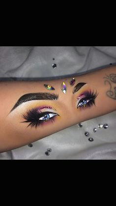 Drawing An Eye On Your Hand with Makeup 77 Best Hand Artwork Images Beauty Makeover Beauty Makeup