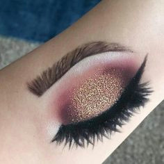 Drawing An Eye On Your Hand with Makeup 77 Best Hand Artwork Images Beauty Makeover Beauty Makeup