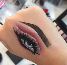 Drawing Eye Makeup On Arm 77 Best Hand Artwork Images Beauty Makeover Beauty Makeup