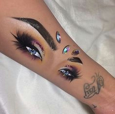 Drawing Eye Makeup On Arm 77 Best Hand Artwork Images Beauty Makeover Beauty Makeup
