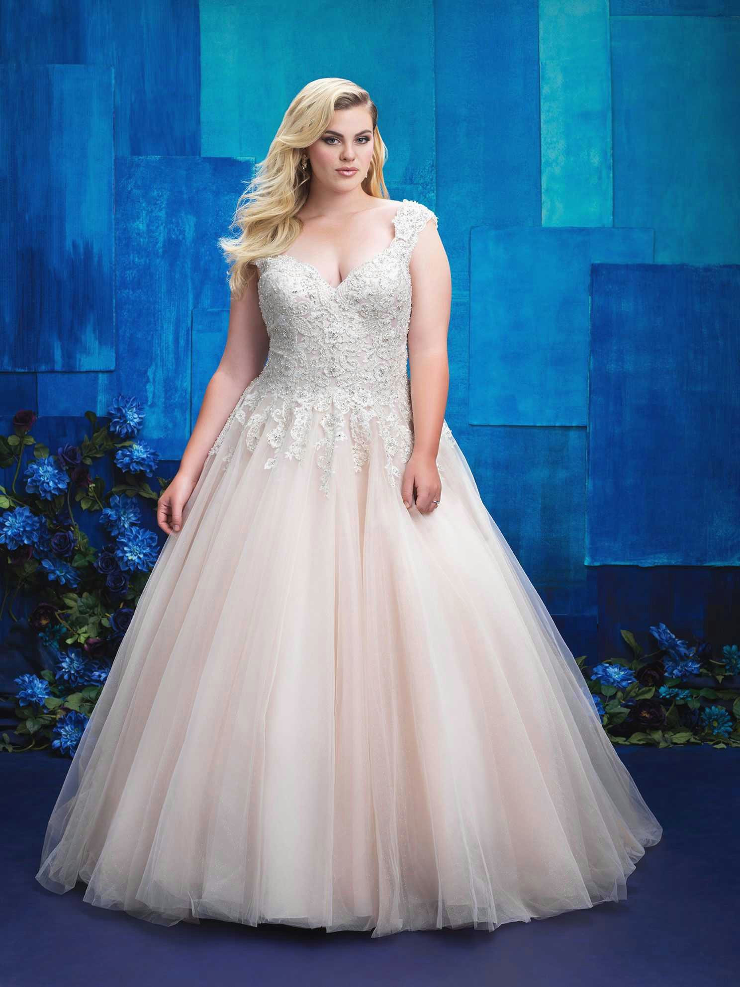 Drawing Of A Girl In A Wedding Dress Lace Overlay Wedding Dress Restaurantpolidor Info
