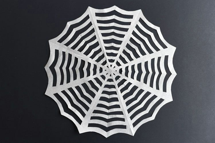 How to Draw A Spider Web Easy How to Make Paper Spiderwebs Kinder Basteln Diy Halloween